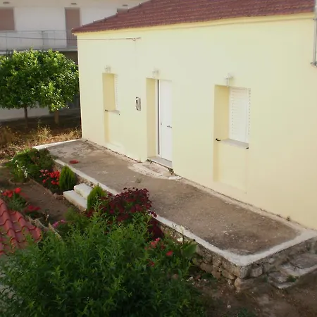 Πανδοχείο πανσιόν τζίνα 2*