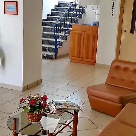 πανσιόν τζίνα Πανδοχείο 2*