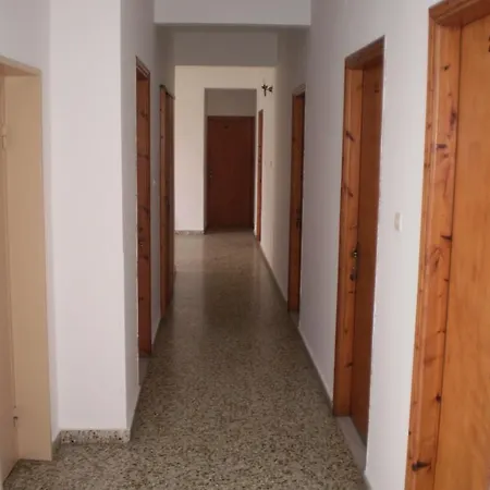 πανσιόν τζίνα 2* Μέθανα
